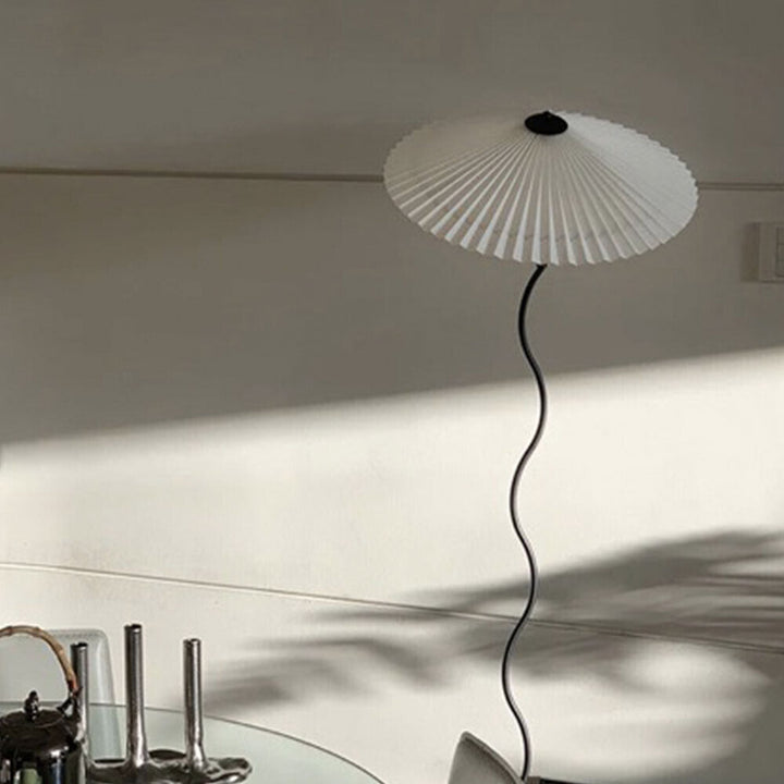 Squiggle Pleats Floor Lamp